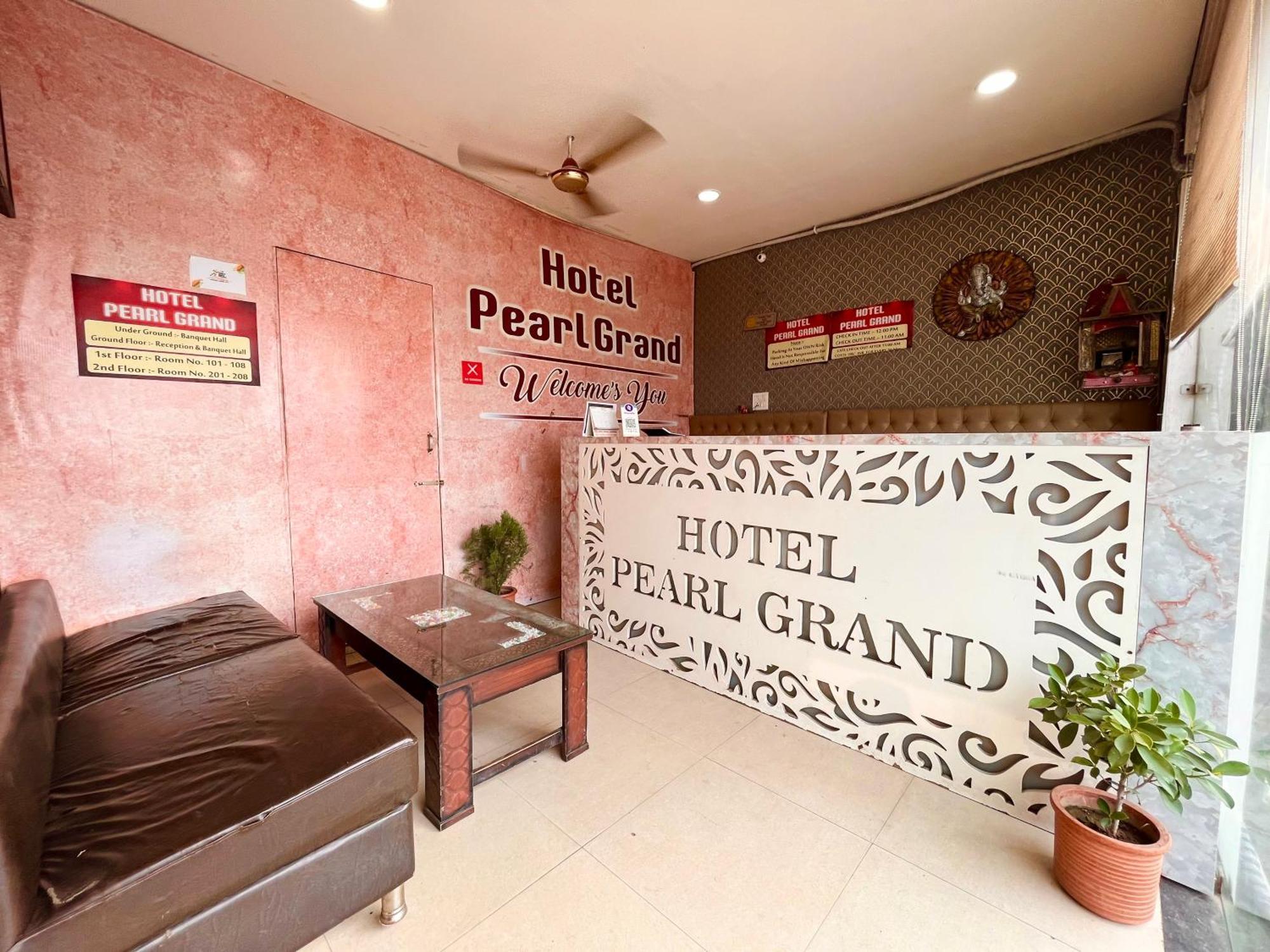 Hotel The Pearl Grand - Top Rated ! Most Awarded ! Parking ! Lift ! Luxury Rooms ! Best Selling Zirakpur Exteriör bild